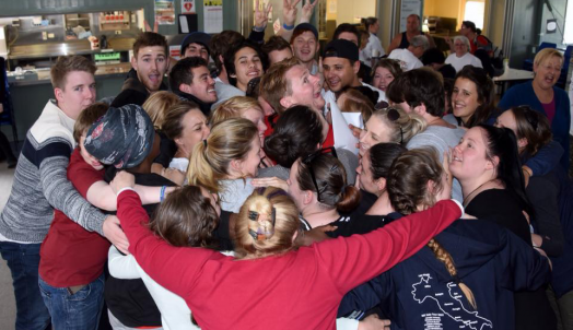 Heads Together's amazing volunteers in a group hug.